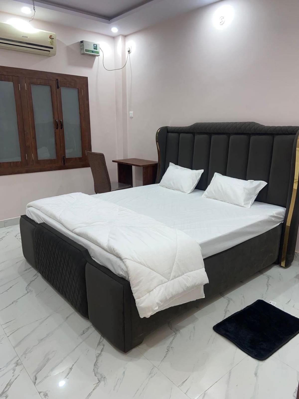 Hotel Nirmal Niwas Waranasi Zewnętrze zdjęcie